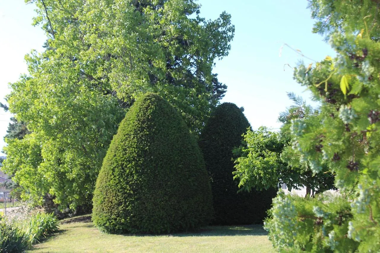 La Maison Josephine Bed & Breakfast Marges