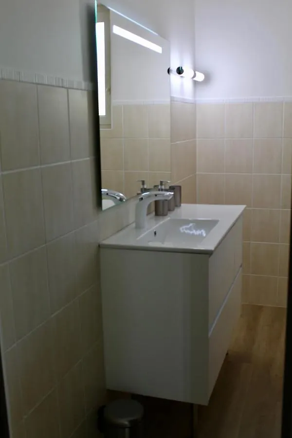 La Maison Josephine Bed & Breakfast Marges France