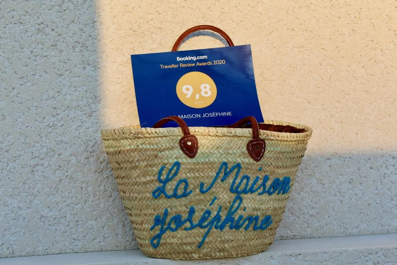 La Maison Josephine Bed & Breakfast Marges France