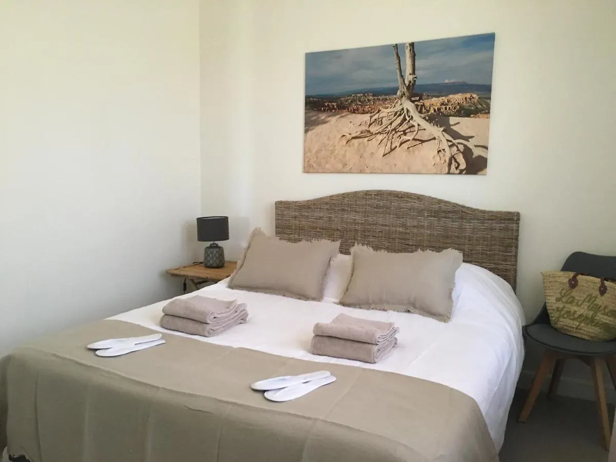 La Maison Josephine Bed & Breakfast Marges