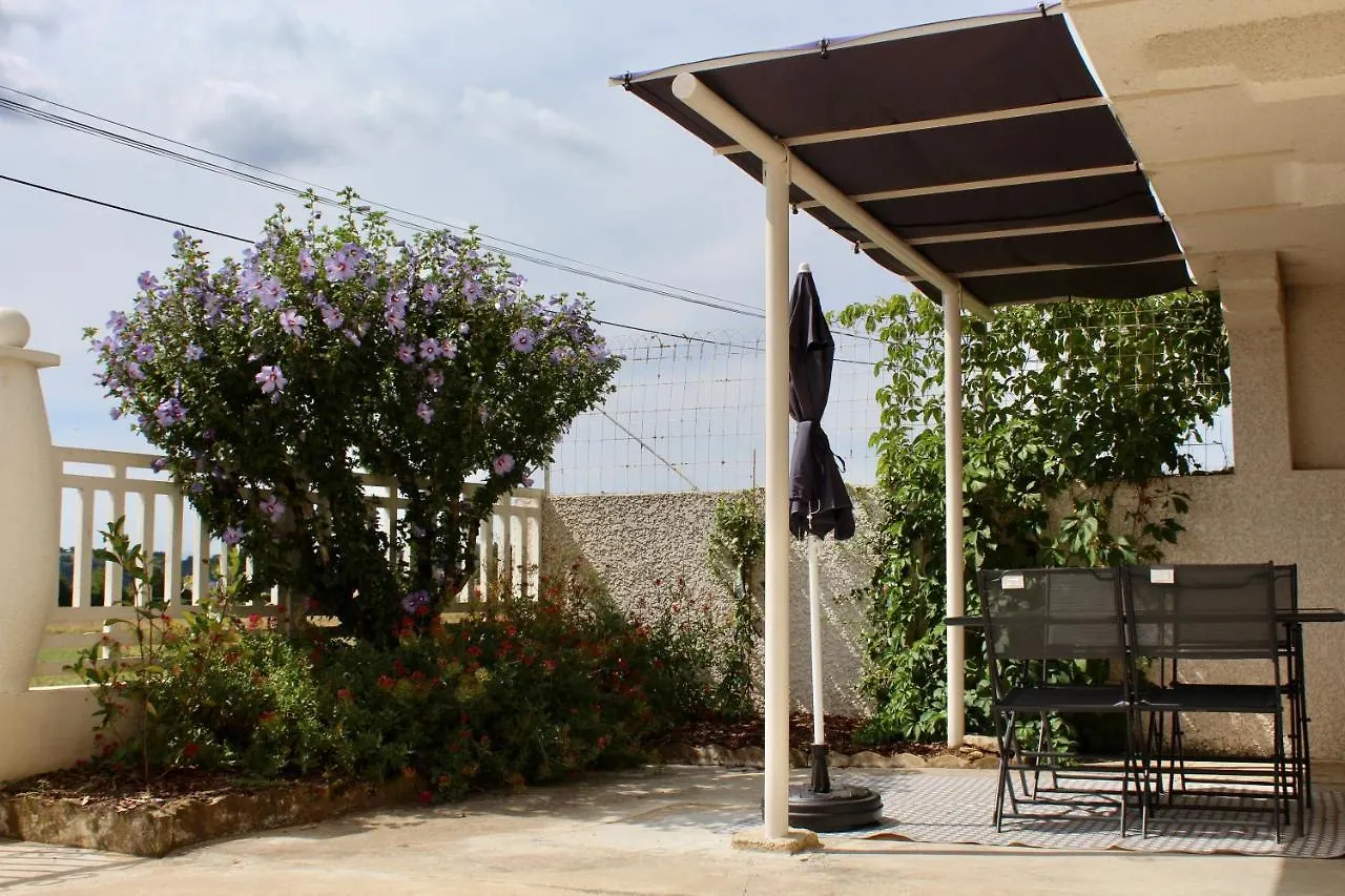 La Maison Josephine Bed & Breakfast Marges